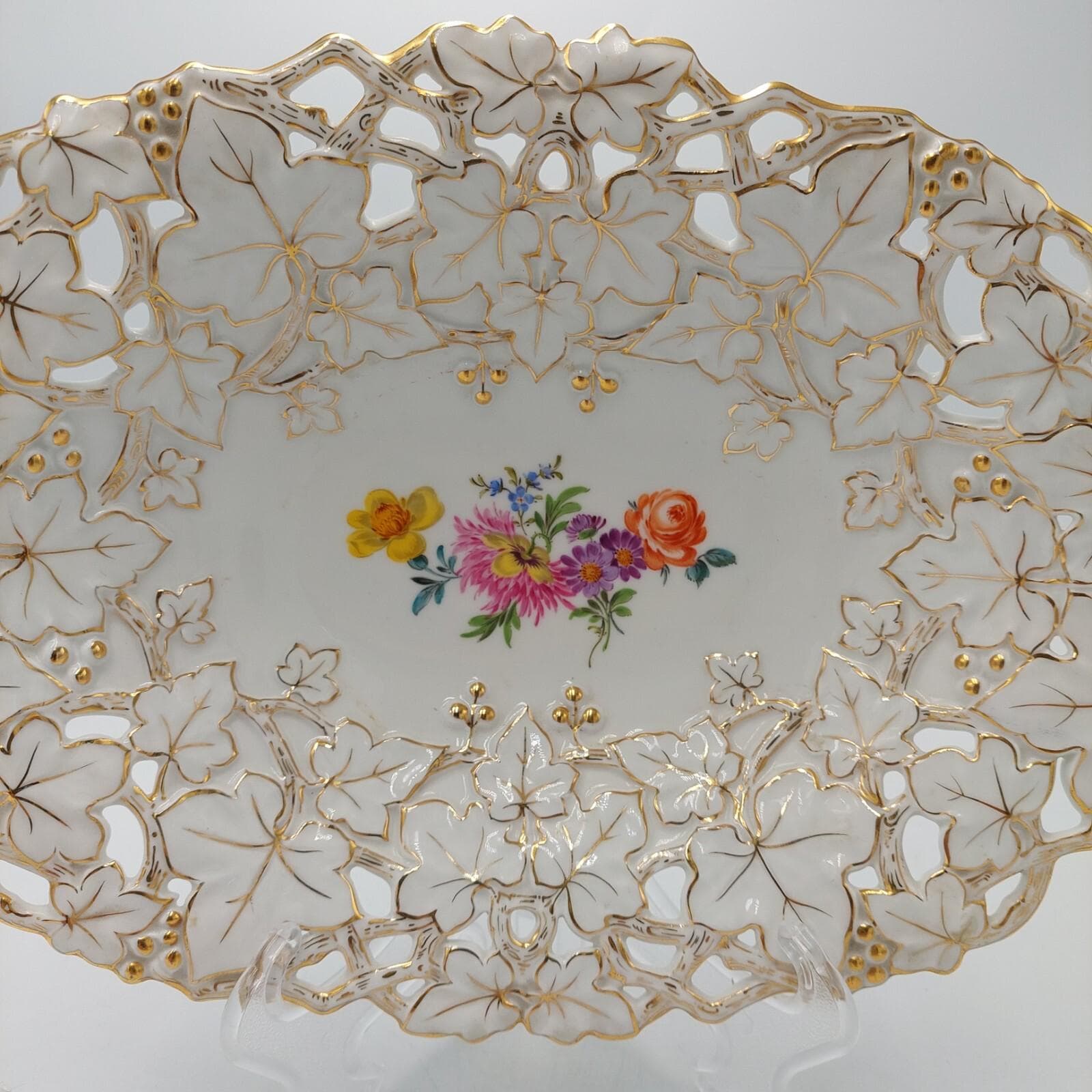 KPM 花文様透かし プレート KPM 花文様透かし プレート