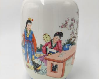Vintage chinese porcelain famille rose qianlong ladies women garden vase