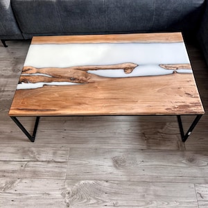 White wood and resin coffee table – Clean and contemporary style – French artisanal manufacture – Customizable table
