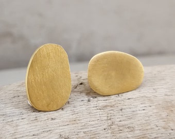 Gold flat pebble studs Small disc posts Minimalist oval stud earrings Pebble post earrings Everyday earrings Gift for her