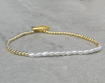 Everyday bracelet tiny gold bracelet Minimalist jewelry Skinny bracelet, Pearl bracelet, Gold beaded bracelet, Girlfriend bracelet