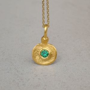 Vintage style gold pendant with tiny green emerald layering necklace, Gold Dainty Necklace, Delicate Pendant, Minimalist Necklace image 2