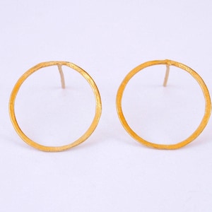 Big circle earrings Large open circle studs Open circle earrings Gold hammered hoops Simple circle earrings