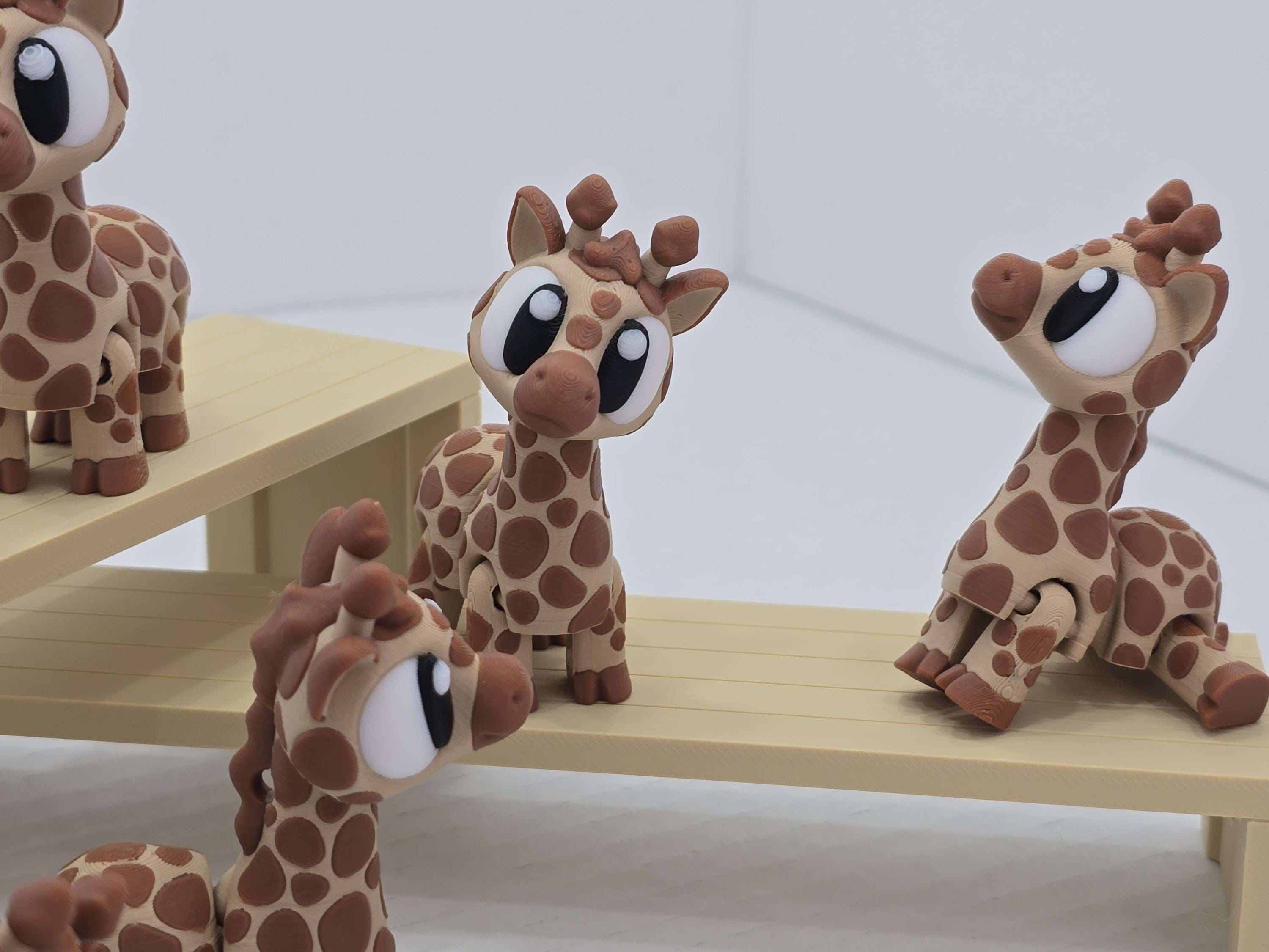 Poseable 3D Printed Giraffe: Articulated Fidget Keychain, Jungle