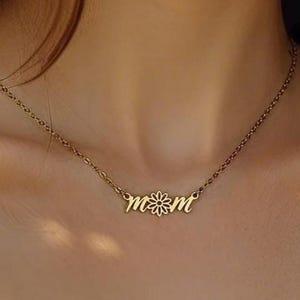 Dainty Birth flower Necklace, Gold Birth Flower Bouquet Necklace, Personalized Gift For New Mom, Birth flower Family Gift, Mothers day gift