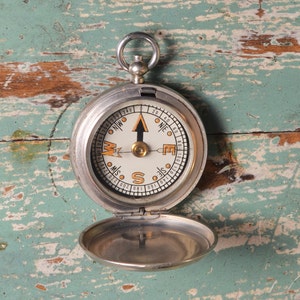 MHS Collections Online: Surveyor's compass