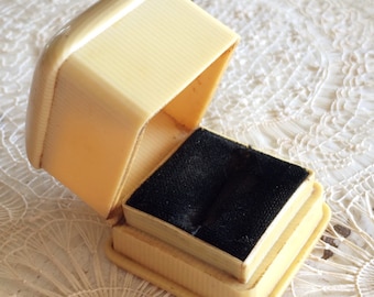 Ring Box Wedding Engagement Antique Vintage Ringbox Celluloid French Ivory Jewelry Presentation Velvet