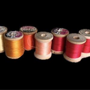 Lote de carretes de madera vintage con hilo naranja y rojo para verano