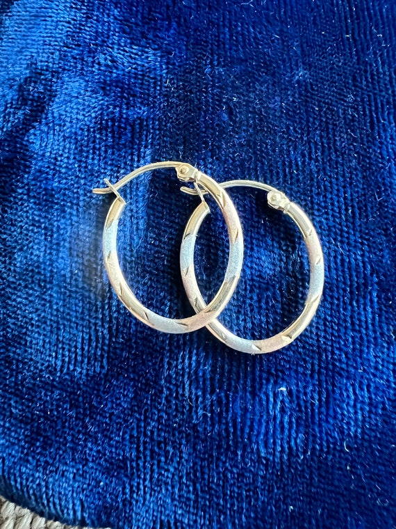 10K Gold Hoop Earrings Tricolor Oval Hoops - image 9