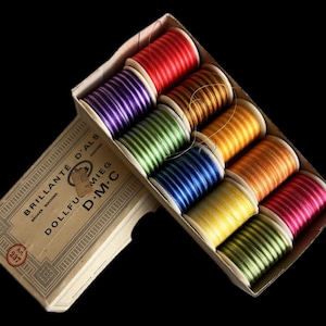 Vintage DMC Variegated Thread Spools Multicolor Rainbow Lot Machine Embroidery Brillanté D’Alsace Original Box