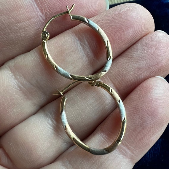 10K Gold Hoop Earrings Tricolor Oval Hoops - image 4