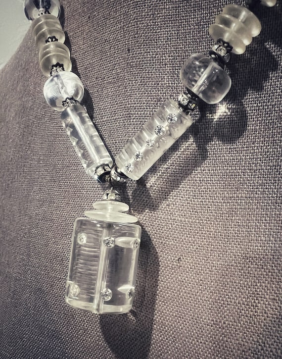 Signed Miriam Haskell Lucite Bead & Rhinestone Ro… - image 5