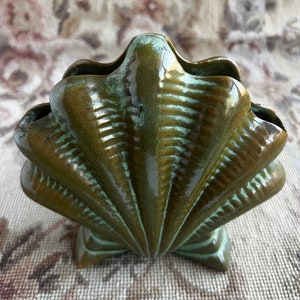 Vintage Frankoma Plainsman Prairie Green Clam Shell Vase image 1