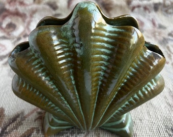 Vintage Frankoma Plainsman Prairie Green Clam Shell Vase