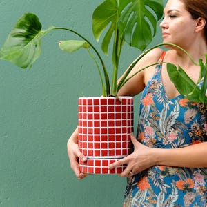 Handgemaakte glanzende glazen mozaïek plantenpot met onderschaal, grote cilindrische plantenpot, kleurrijke bloempot voor binnen, Dopamine Decor, eclectisch
