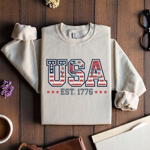 フローラル柄 USA Est 1776 スウェットシャツ、独立記念日スウェットシャツ、メモリアルデー、愛国心あふれるスウェットシャツ、アメリカンガール スウェットシャツ、独立記念日