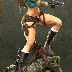 Lara Croft  - Tomb Raider  - 30 cm figure/Statue ,Sla/3D Printed ,Painted