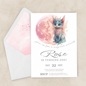 Rosa Mond Motte Katze Geburtstagseinladung, Fee wunderliche magische mystische Geschöpf Tier Aquarell bearbeitbare digitale Download Vorlage