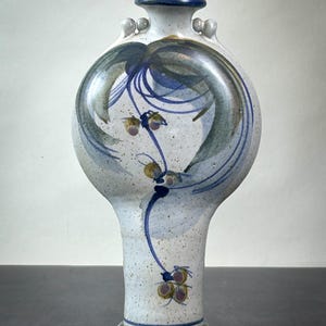 Stor Andrew Hague Attributed Studio Keramik Stengodsvas 25 cm Präglat Sigillmärke