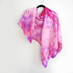 Foulard carré, 100 % soie teint à la main, joli rose, grand carré 44 po. image 5