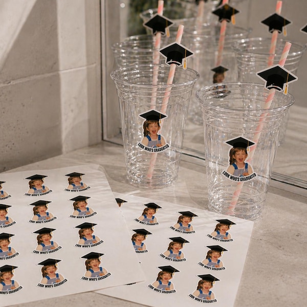 Benutzerdefinierte Abschlussaufkleber Klasse von 2026 Partygeschenke - personalisierte Aufkleber Etiketten für Tassen & Kekse - wasserdichte Vinylaufkleber