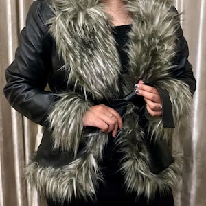 Handgefertigte Fuchspelz Schöne schwarze Echtlederjacke - Bestes Geschenk für sie