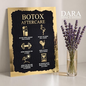 Könnte beinhalten: Ein rechteckiges Schild mit goldenem Rand und schwarzer Mitte, das den Text BOTOX AFTERCARE in Gold zeigt. Es enthält sechs goldene Symbole mit Anweisungen: kein Make-up, nicht hinlegen, kein Sport, kein Alkohol, keine Sonne und Geduld bei Ergebnissen.
