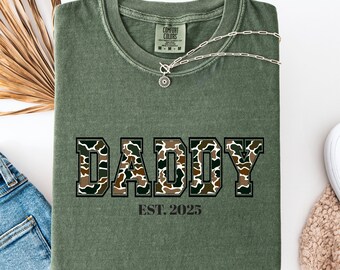 Camo Daddy Comfort Colors Tee, Daddy Est 2024 Tshirt, Personalized Daddy Shirt, Thoughtful Gift for Father's Day,Gift for Dad,New Dad Shirt