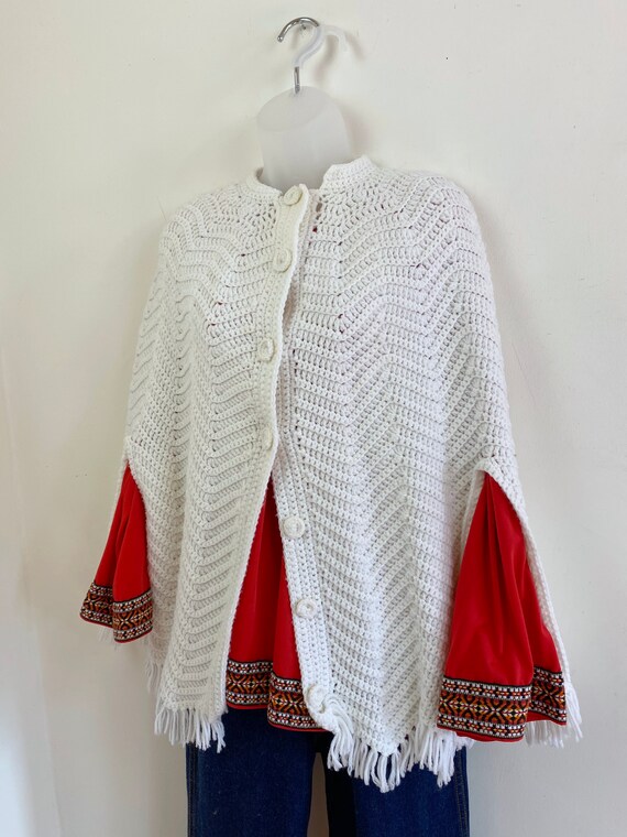 60s white crochet fringe cape, Cottagecore One Si… - image 9