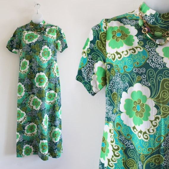 60s Vintage green retro flower power mock neck shi