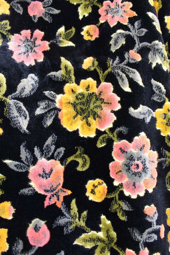 60s black floral print plush carpet coat with fau… - image 9