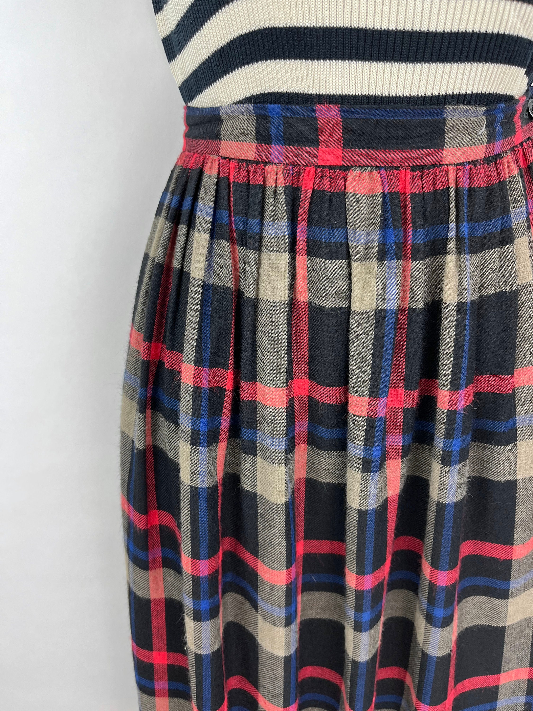 ×Style× 90s Vintage Red and Blue Wool Blend Plaid Midi Skirt XS