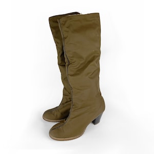 70s vintage taupe tan faux shearling lined winter boots with heel 1980s Weather Resistant 1970s Snow Boots Size 5.5 Size 6 Tall Winter Boots