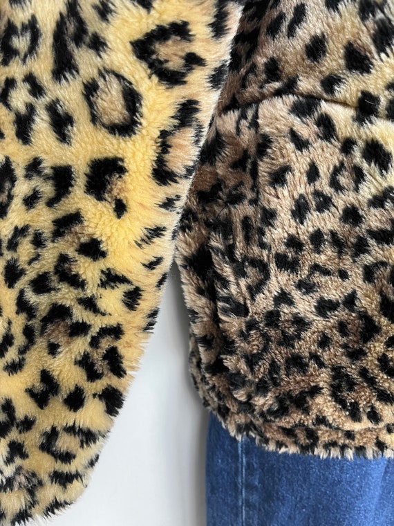 90s vintage leopard print faux fur coat Medium VE… - image 5