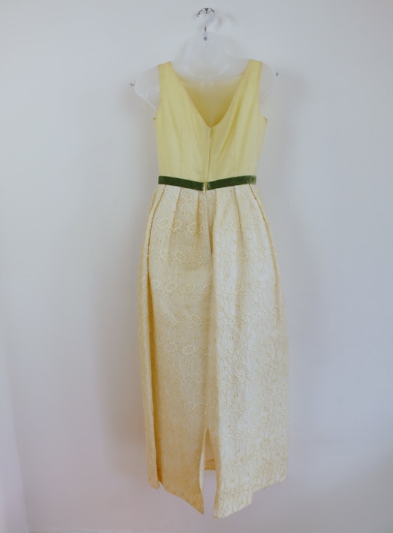 60s yellow and cream eyelet lace empire waist dre… - image 2