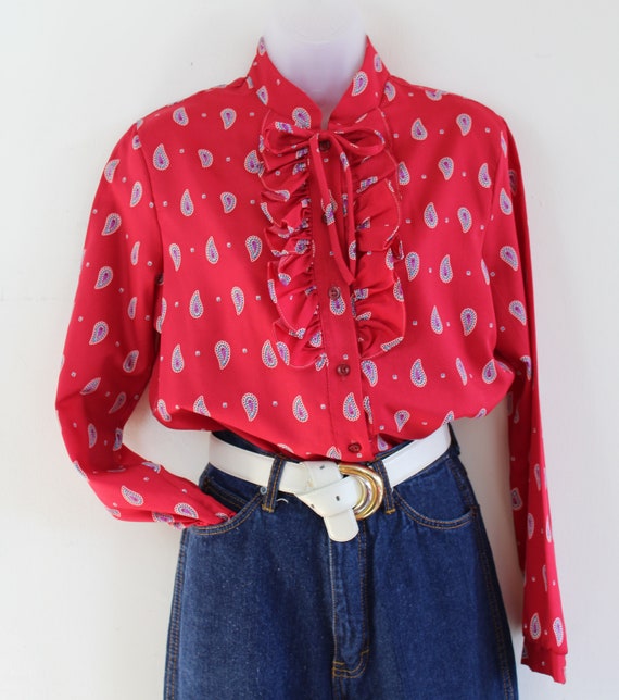 80s red paisley print long sleeve ruffle blouse, … - image 3