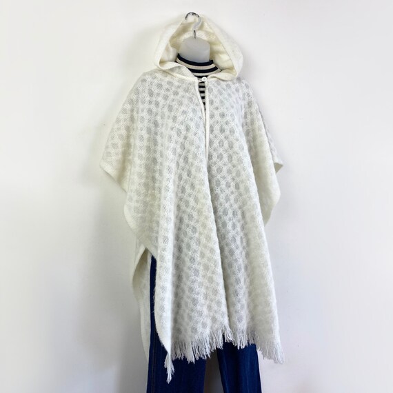 70s VINTAGE cream fringed sweater cape with hood … - image 2