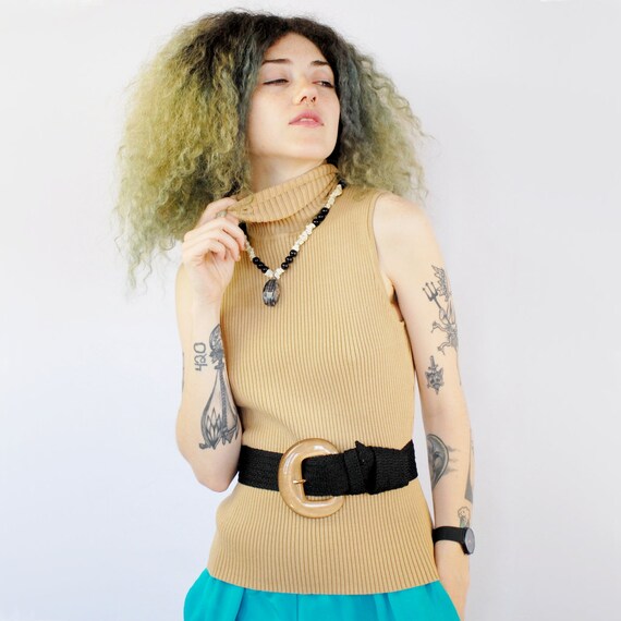 90s VINTAGE camel beige ribbed silk sleeveless tur