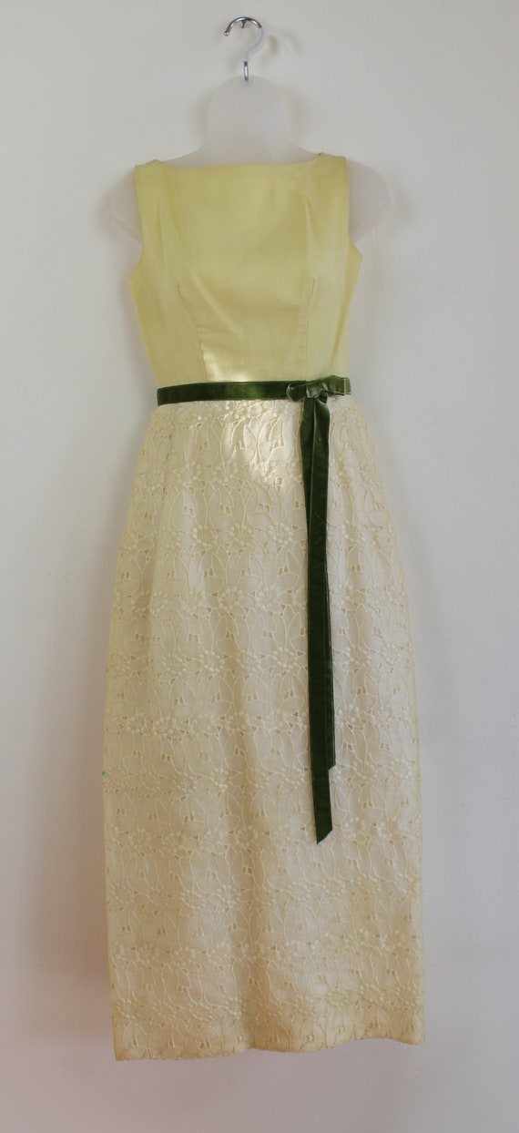 60s yellow and cream eyelet lace empire waist dre… - image 8