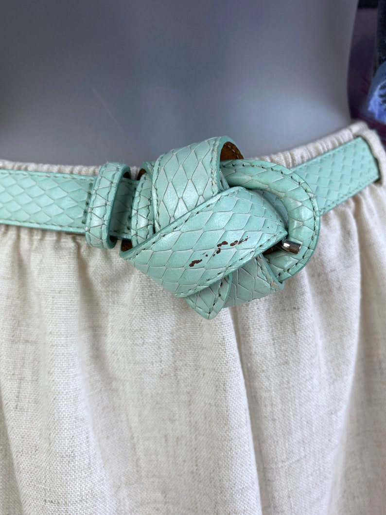 90s vintage seafoam green skinny leather belt, Small Medium, 90s Aesthetic, Snakeskin Belt, 90s Accessories, Pastel Green Belt, Pastel Goth image 4