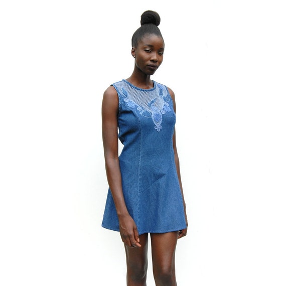 90s Vintage fitted denim mini dress with crochet … - image 4