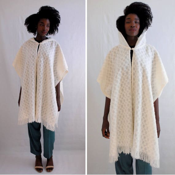 70s VINTAGE cream fringed sweater cape with hood … - image 4