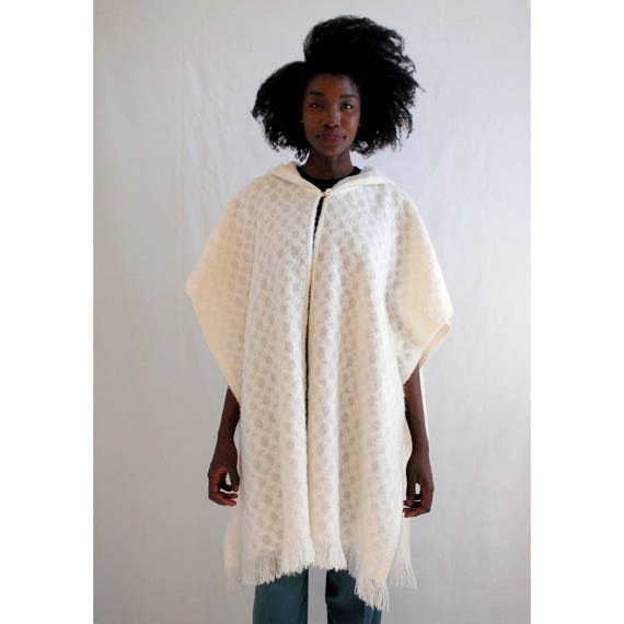 70s VINTAGE cream fringed sweater cape with hood … - image 5
