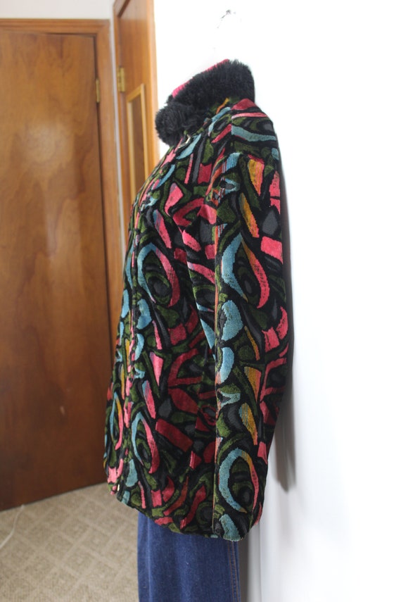 60s black floral print plush carpet coat with fau… - image 7