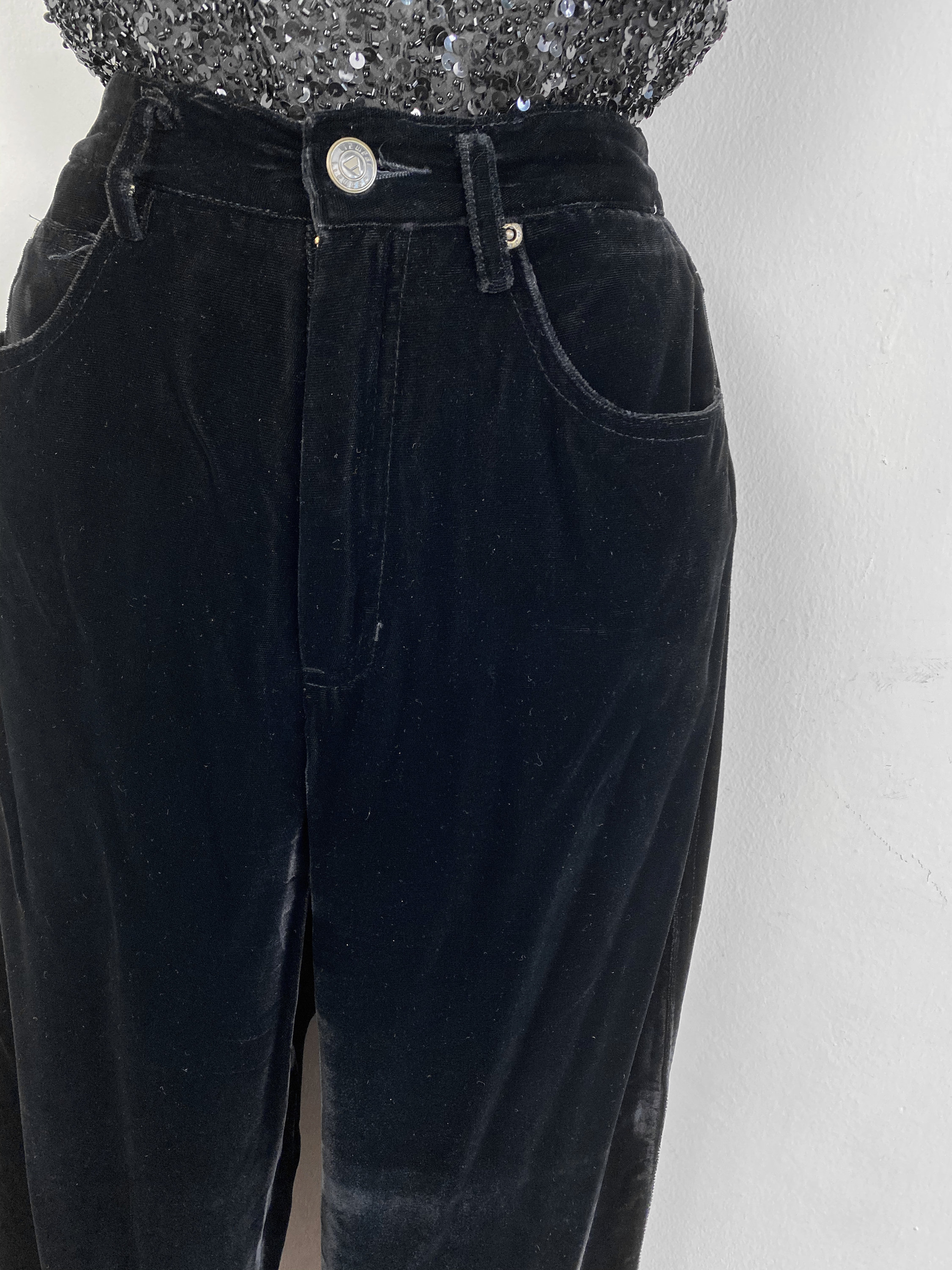 90s VINTAGE Black Velvet High Waist Pants, Size 6, 27 Inch Waist, Black Velvet Trousers Lizwear, Dark Academia 90s Velvet 90s Aesthetic VSCO - Etsy 90s VINTAGE Black Velvet High Waist Pants, Size 6, 27 Inch Waist, Black Velvet Trousers Lizwear, Dark Academia 90s Velvet 90s Aesthetic VSCO - Etsy