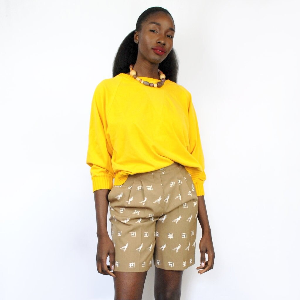 90s Beige Patterned Bermuda Shorts Size 