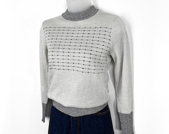 Top en tricot Lurex en col d’équipage Lurex vintage en argent des années 70, XS Small, Sparkly Silver Top, Pull de ski des années 70, Pull de vacances, Tenue NYE, Nouvel An, Métallique