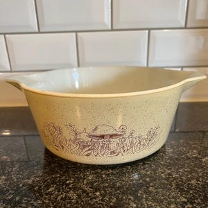 Vintage Pyrex Forest Fancies 475-B Casserole Dish Bowl