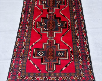 Tappeto afghano Baluch da 4 x 7 piedi, tappeto tribale in lana rossa annodato a mano, tappeto da corridoio geometrico vintage, tappeto d'ingresso boho, ampio tappeto Balochi