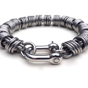 Men&#39;s Stainless Steel Coil Chain Bracelet: Heavy Duty Woven Link